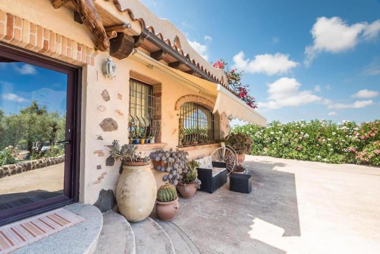 Villa Con Immenso Giardino Orosei Exterior foto